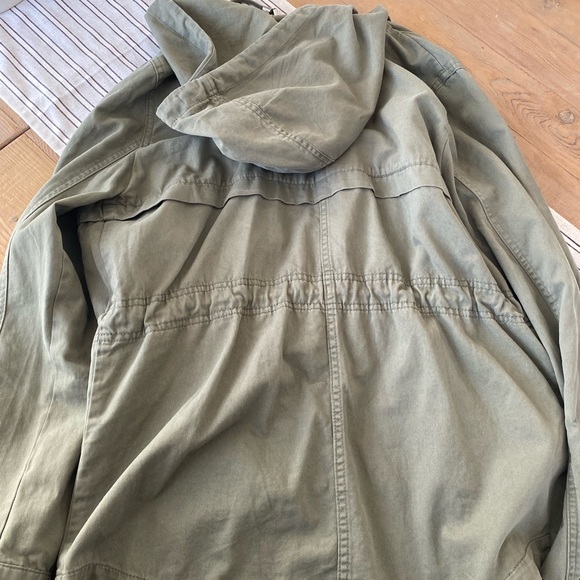 H&M women’s size 8 olive green - adjustable jacket - Picture 4 of 6